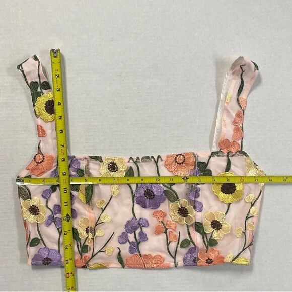 Floral Applique Sleeveless blouse. Embroidered flowers peach pink yellow daisies - Picture 13 of 16